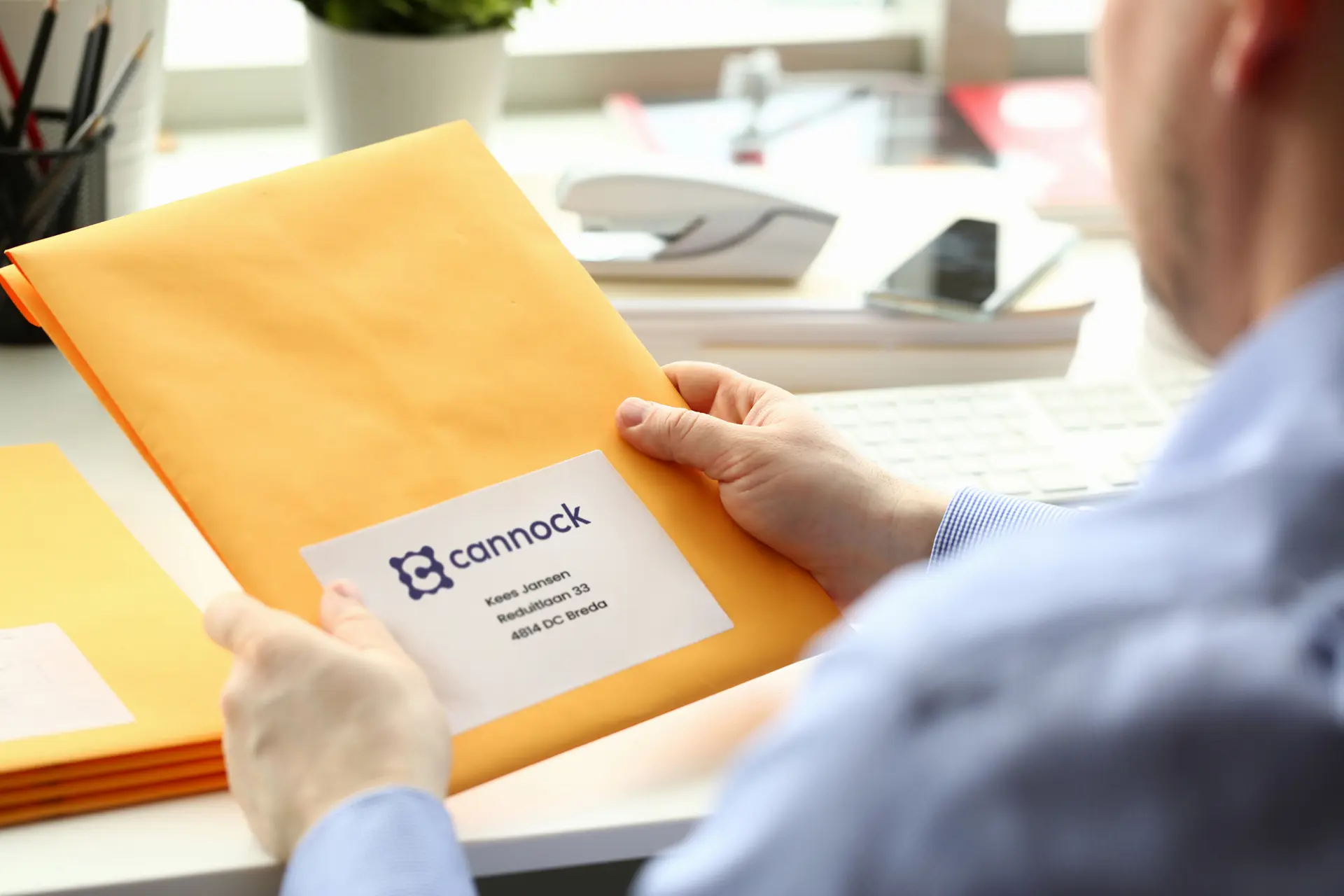 Cannock gele envelop